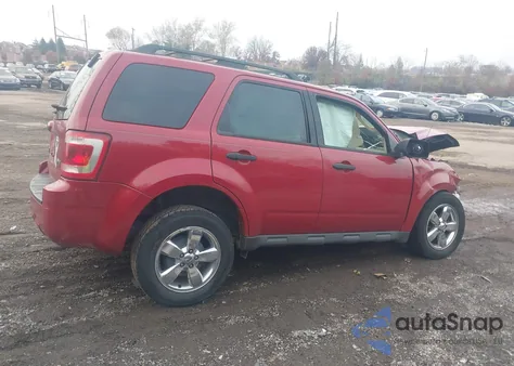 2011 Ford Escape Xlt z USA, uszkodzony, nr VIN 1FMCU9DG9BKC21337